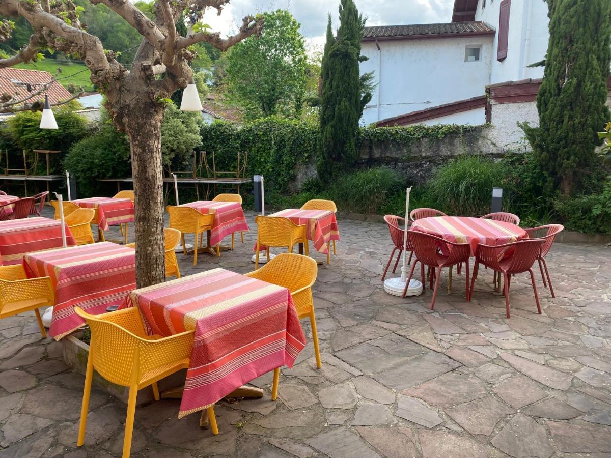 Hotel Juantorena Saint-Etienne-de-Baigorry Kültér fotó