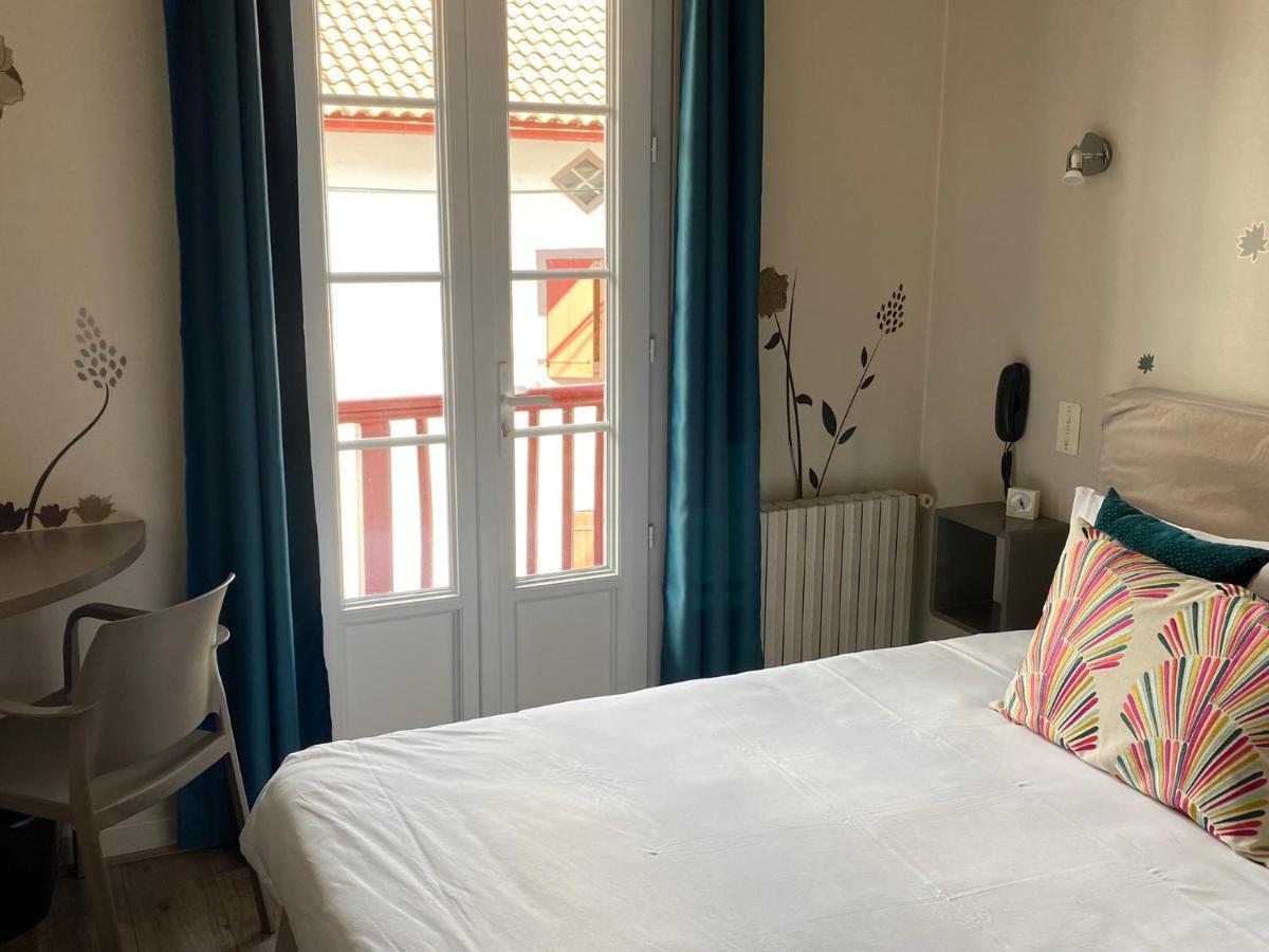 Hotel Juantorena Saint-Etienne-de-Baigorry Kültér fotó