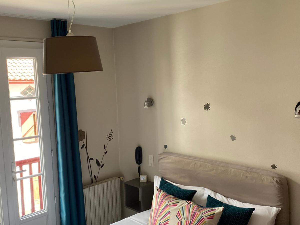 Hotel Juantorena Saint-Etienne-de-Baigorry Kültér fotó